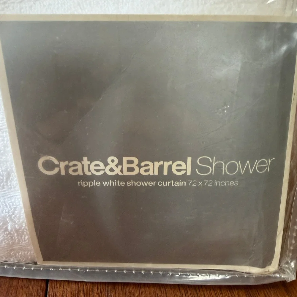 Crate & Barrel Ripple White Shower Curtain 72x72 Textured Modern Bathroom New